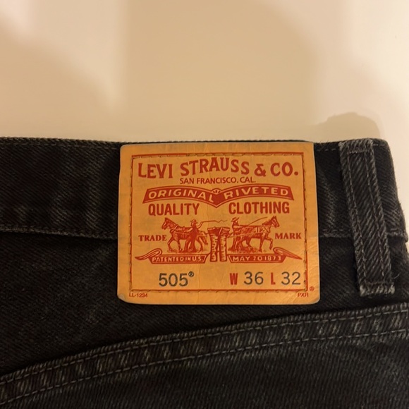 Levi Black 505 Jeans 36X32 Pre-Owned - Picture 3 of 5